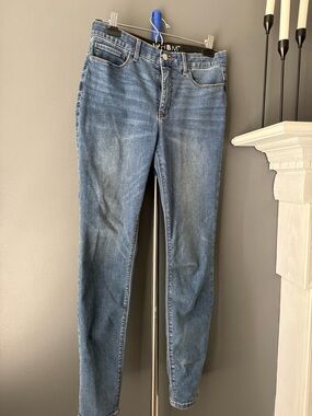 EUC WHBM Women's Slim Straight Jeans